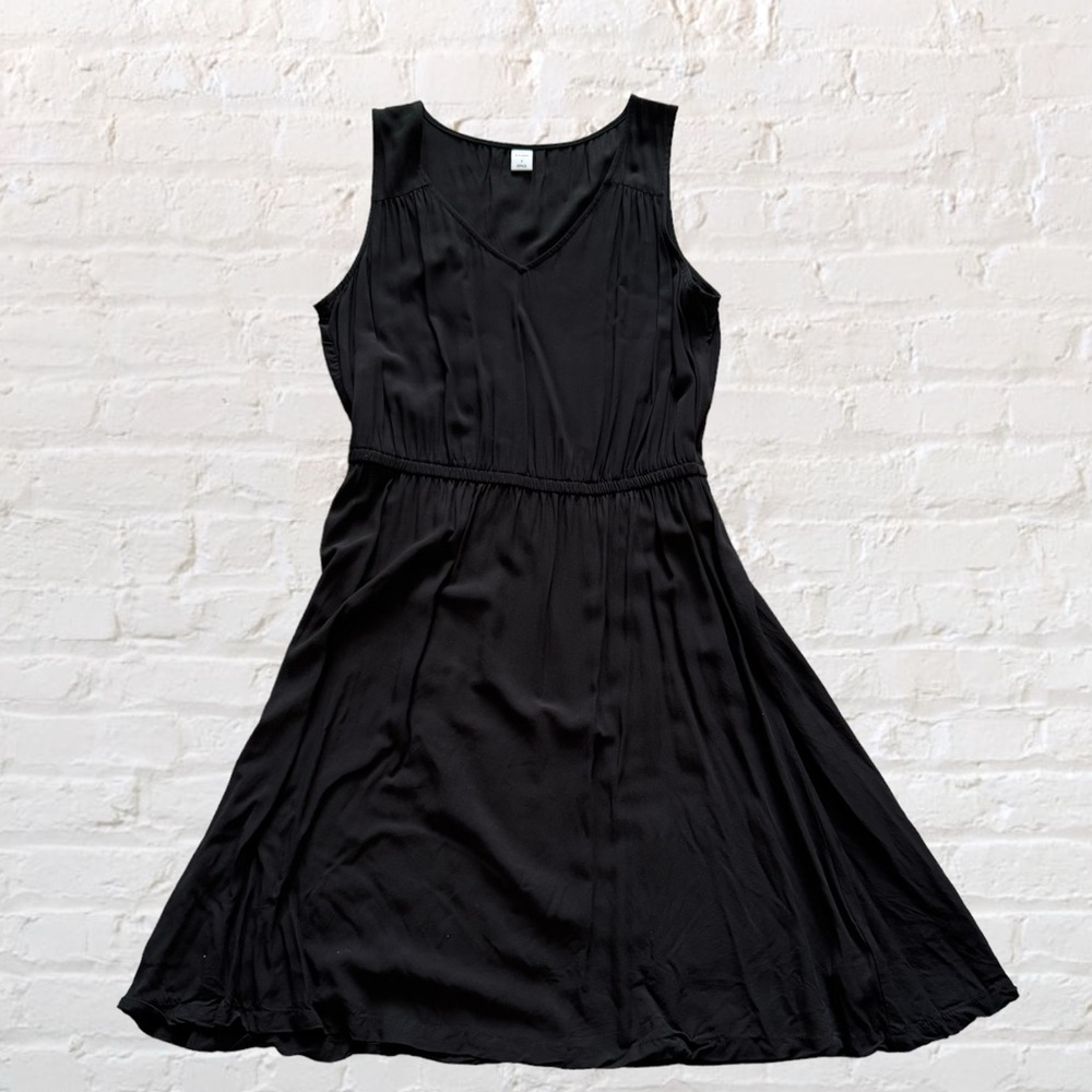 Like 🆕 Old Navy breezy black a-line fit and flare v-neck sleeveless dress